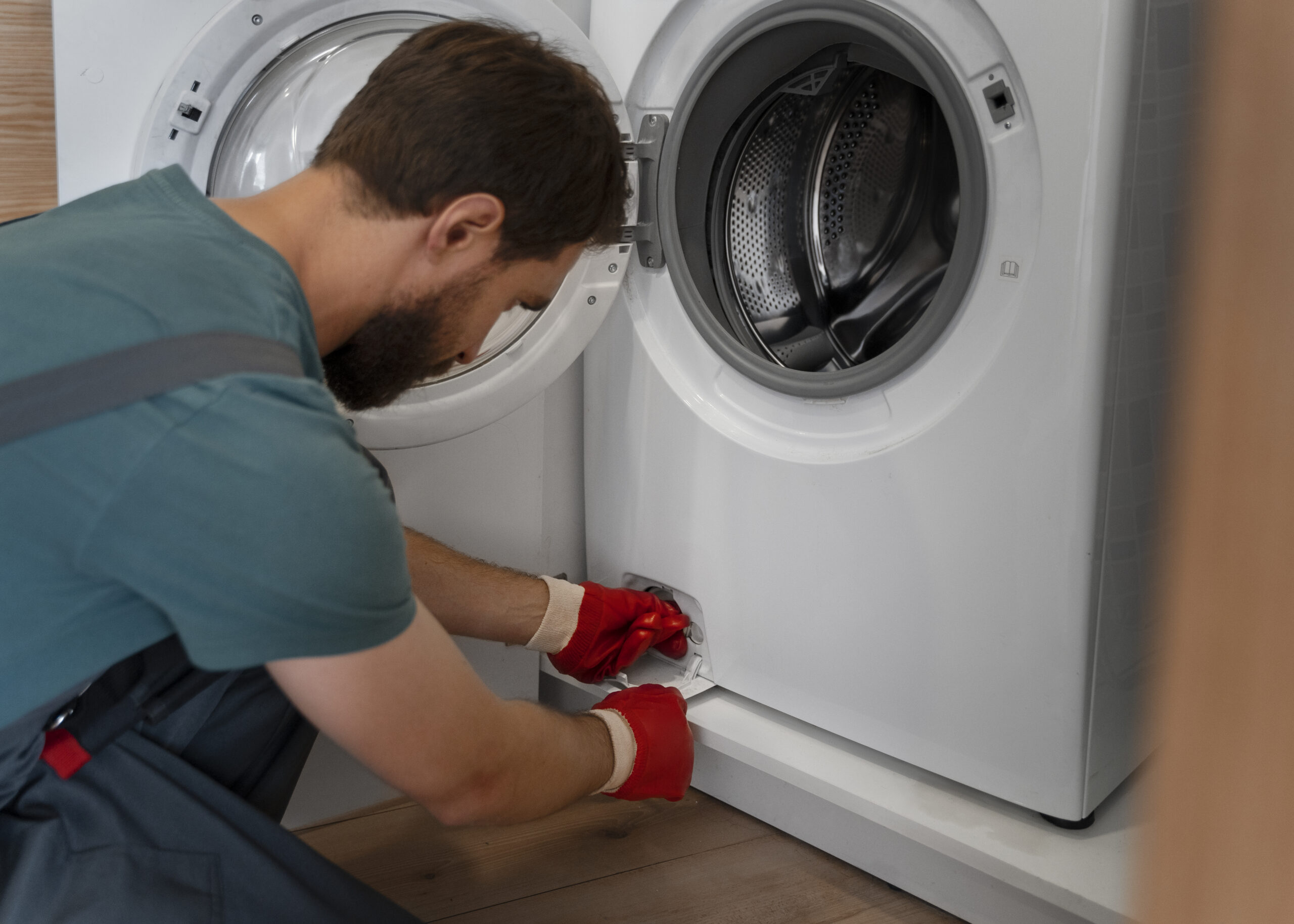 Washing machine repair technician at work in Mount Rascal